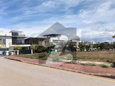 10 Marla Plot For sale Bahria Enclave