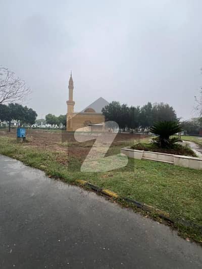 10 Marla Plot Available At Hot Location Near To park Mosque & Commercial At Reasonable Price In New Lahore City phase 3