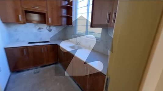 سملی ڈیم روڈ اسلام آباد میں 4 کمروں کا 5 مرلہ مکان 1.6 کروڑ میں برائے فروخت۔