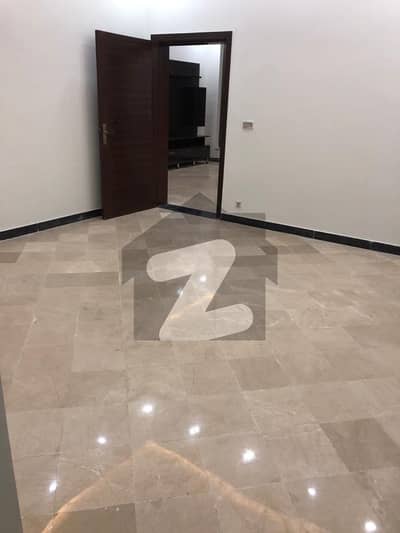 بنی گالہ اسلام آباد میں 2 کمروں کا 10 مرلہ مکان 65.0 ہزار میں کرایہ پر دستیاب ہے۔