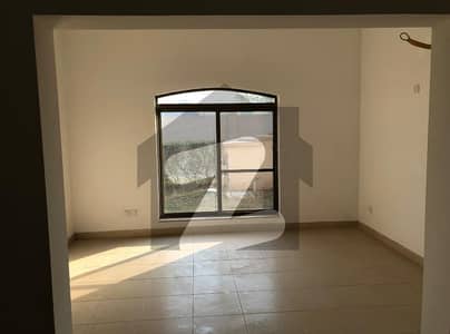 ڈیفینس رایا ڈی ایچ اے ڈیفینس,لاہور میں 4 کمروں کا 10 مرلہ مکان 5.75 کروڑ میں برائے فروخت۔