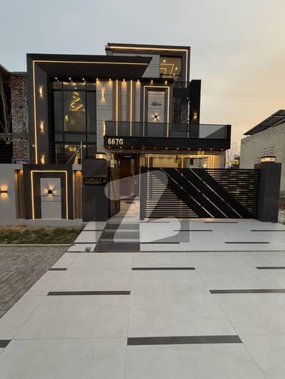10 Marla Ultramodern House In Prime Location For Sale In Central Park Lahore
