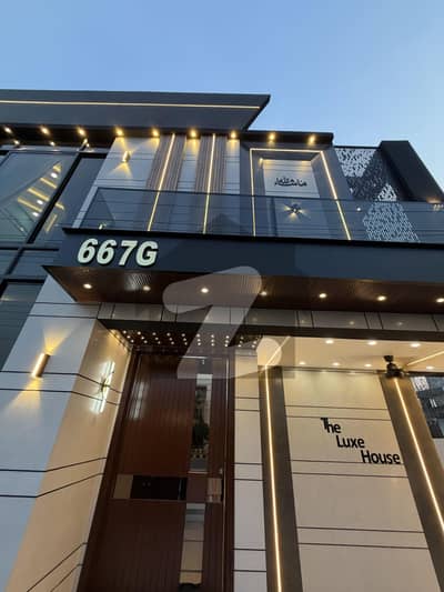 10 Marla Ultramodern House In Prime Location For Sale In Central Park Lahore