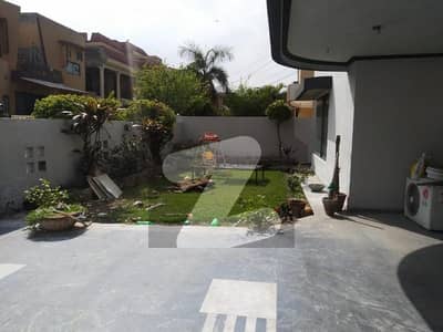 سرور روڈ کینٹ,لاہور میں 5 کمروں کا 1 کنال مکان 2.9 لاکھ میں کرایہ پر دستیاب ہے۔