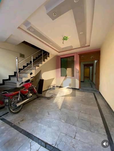 چکلالہ سکیم 3 چکلالہ سکیم,راولپنڈی میں 3 کمروں کا 4 مرلہ مکان 1.3 کروڑ میں برائے فروخت۔