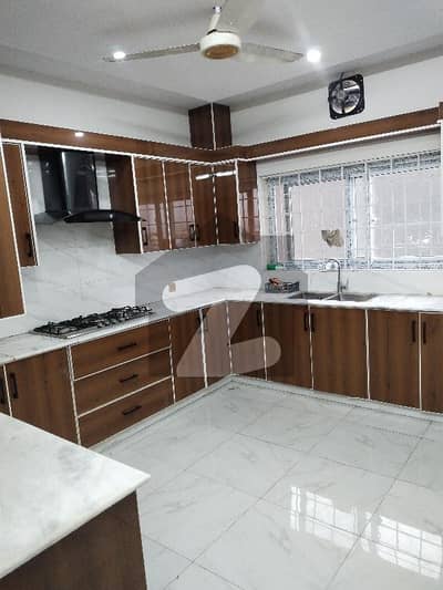 بحریہ ٹاؤن فیز 8 بحریہ ٹاؤن راولپنڈی,راولپنڈی میں 3 کمروں کا 10 مرلہ بالائی پورشن 65.0 ہزار میں کرایہ پر دستیاب ہے۔