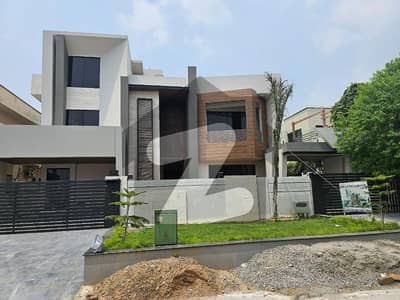 A Spacious 6000 Square Feet House In G-14/4