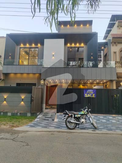 واپڈا ٹاؤن فیز 1 واپڈا ٹاؤن,لاہور میں 6 کمروں کا 10 مرلہ مکان 5.7 کروڑ میں برائے فروخت۔