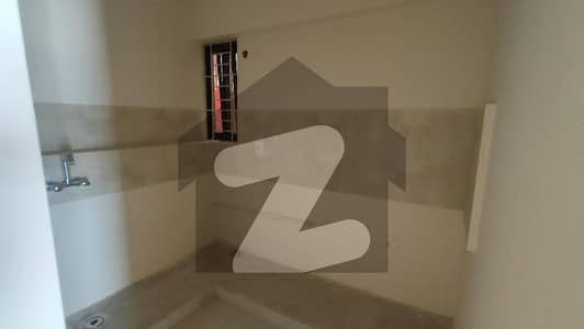 چیپل کورٹ یارڈ کراچی میں 2 کمروں کا 3 مرلہ فلیٹ 1.12 کروڑ میں برائے فروخت۔