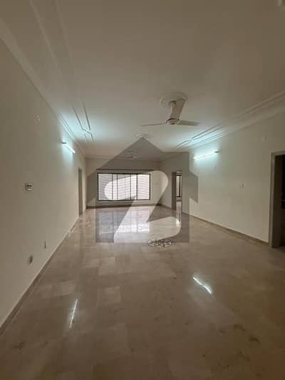 بنی گالہ اسلام آباد میں 3 کمروں کا 1 کنال زیریں پورشن 95.0 ہزار میں کرایہ پر دستیاب ہے۔