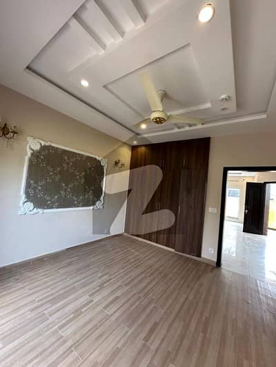 ڈی ایچ اے 9 ٹاؤن ڈیفنس (ڈی ایچ اے),لاہور میں 3 کمروں کا 5 مرلہ مکان 99.5 ہزار میں کرایہ پر دستیاب ہے۔
