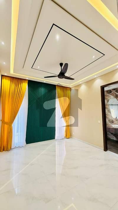 بحریہ ٹاؤن گلبہار بلاک بحریہ ٹاؤن سیکٹر سی,بحریہ ٹاؤن,لاہور میں 3 کمروں کا 10 مرلہ بالائی پورشن 70.0 ہزار میں کرایہ پر دستیاب ہے۔