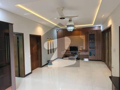 ایم پی سی ایچ ایس - بلاک سی 1 ایم پی سی ایچ ایس ۔ ملٹی گارڈنز,بی ۔ 17,اسلام آباد میں 4 کمروں کا 5 مرلہ مکان 90.0 ہزار میں کرایہ پر دستیاب ہے۔