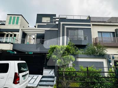 پیراگون سٹی ۔ ایگزیکیٹو بلاک پیراگون سٹی,لاہور میں 4 کمروں کا 10 مرلہ مکان 3.8 کروڑ میں برائے فروخت۔