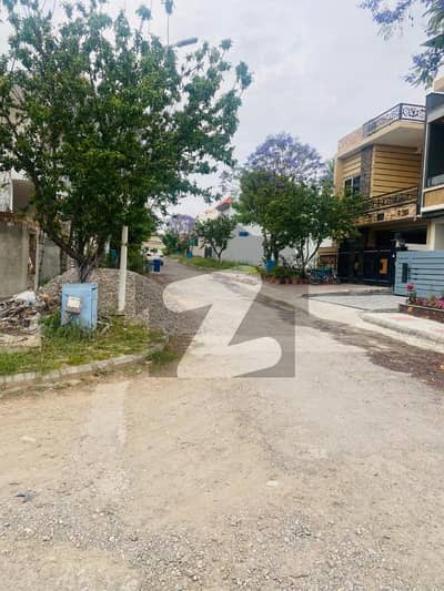 T Block 7 Marla Ideally Located Plot Fully Develop ,Gulberg Islamabad