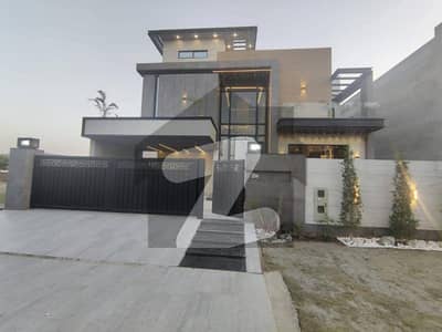 1 Kanal House Available For Rent Near Qaddafi Stadium