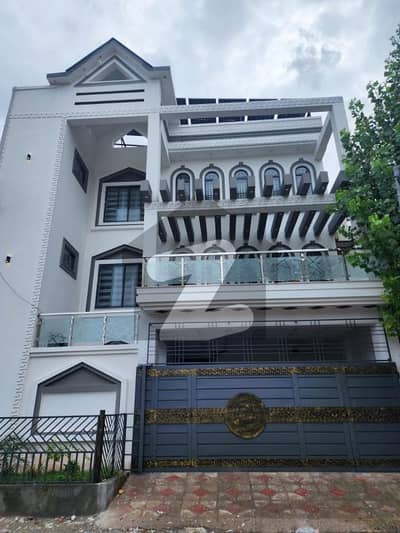 Get This Amazing 10 Marla House Available In Bhatti Town