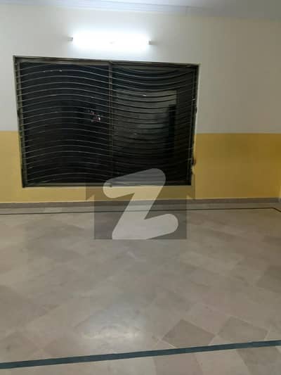 4 NEAR TO MARKAZ CORNER TRIPLE STOREY HOUSE AVAILABLE FOR SCHOOL WITH GREEN LAWN HUGE PARKING