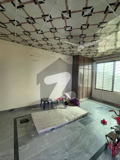 8 Marla Portion For Rent