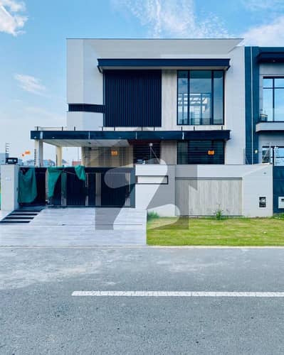 پارک ویو سٹی لاہور میں 5 کمروں کا 10 مرلہ مکان 3.2 کروڑ میں برائے فروخت۔