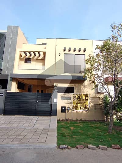 ڈی ایچ اے فیز 6 - بلاک ڈی فیز 6,ڈیفنس (ڈی ایچ اے),لاہور میں 3 کمروں کا 5 مرلہ مکان 3.45 کروڑ میں برائے فروخت۔