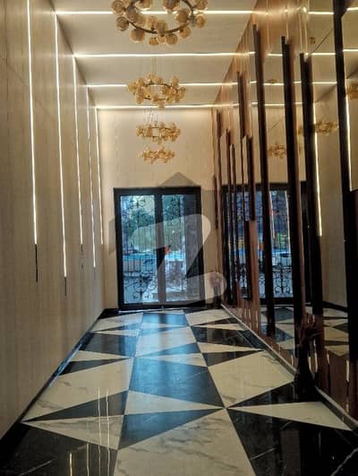 شہید ملت روڈ کراچی میں 4 کمروں کا 12 مرلہ فلیٹ 2.4 لاکھ میں کرایہ پر دستیاب ہے۔