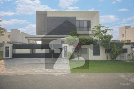 ڈی ایچ اے فیز 6 ڈیفنس (ڈی ایچ اے),لاہور میں 5 کمروں کا 1 کنال مکان 4.0 لاکھ میں کرایہ پر دستیاب ہے۔