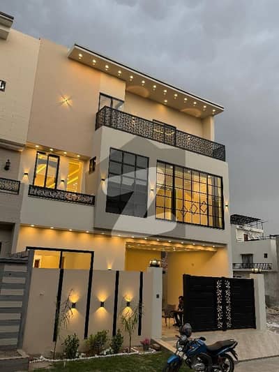 7.5 Marla Ultra-modern House For Sale In Buch Executive Villas Multan