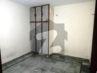 03 Marla Flat Available For Rent (Street 7 Cavalry Market)