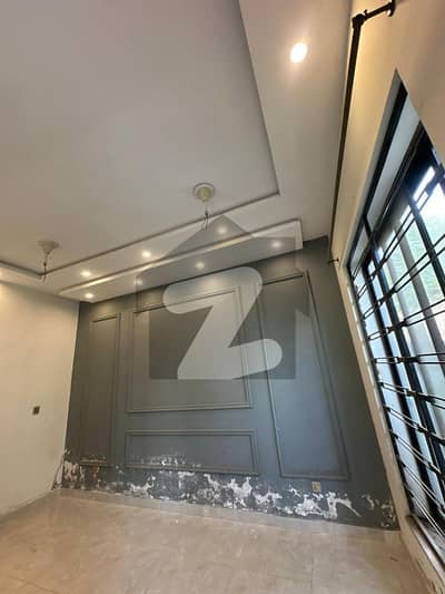 بحریہ ٹاؤن ۔ بلاک اے اے بحریہ ٹاؤن سیکٹرڈی,بحریہ ٹاؤن,لاہور میں 3 کمروں کا 5 مرلہ مکان 70.0 ہزار میں کرایہ پر دستیاب ہے۔