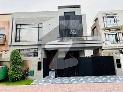 10 MARLA MODREN HOUSE FOR SALE IN HUSSAIN BLOCK SECTOR C BAHRIA TOWN LAHORE