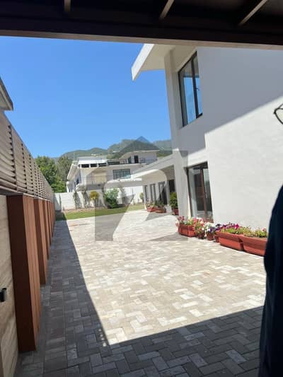 F-7/ Beautiful House for Rent 5 Bedrooms