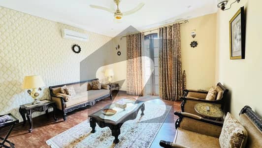 ایف ۔ 8 اسلام آباد میں 7 کمروں کا 2 کنال مکان 13.5 لاکھ میں کرایہ پر دستیاب ہے۔