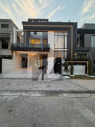 TOP OF THE LINE IMPORTED A++ CONSTRUCTION HOUSE ON IDEAL LOACTION