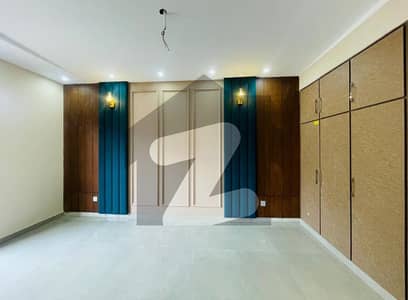 علی پارک کینٹ,لاہور میں 3 کمروں کا 5 مرلہ مکان 2.55 کروڑ میں برائے فروخت۔