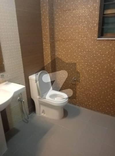 عسکری 11 ۔ سیکٹر بی اپارٹمنٹس عسکری 11,عسکری,لاہور میں 3 کمروں کا 11 مرلہ فلیٹ 4.25 کروڑ میں برائے فروخت۔