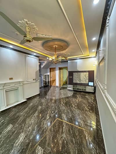 ڈی ایچ اے 11 رہبر سیکٹر 2 ڈی ایچ اے 11 رہبر,لاہور میں 3 کمروں کا 5 مرلہ مکان 98.0 ہزار میں کرایہ پر دستیاب ہے۔