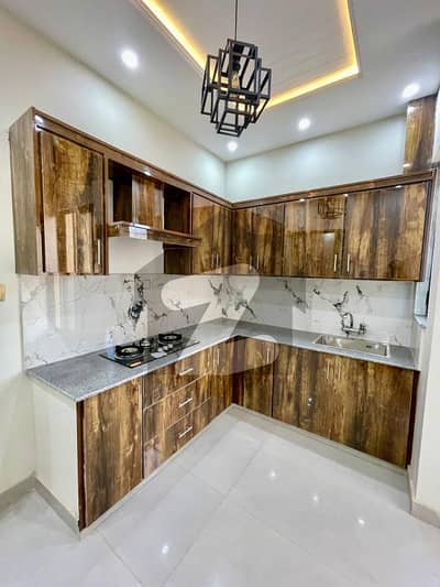 علی پارک کینٹ,لاہور میں 2 کمروں کا 2 مرلہ مکان 1.15 کروڑ میں برائے فروخت۔