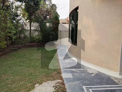 Luxury Living Starts Here Defence 4 20 Marla Lower Portion for Rent