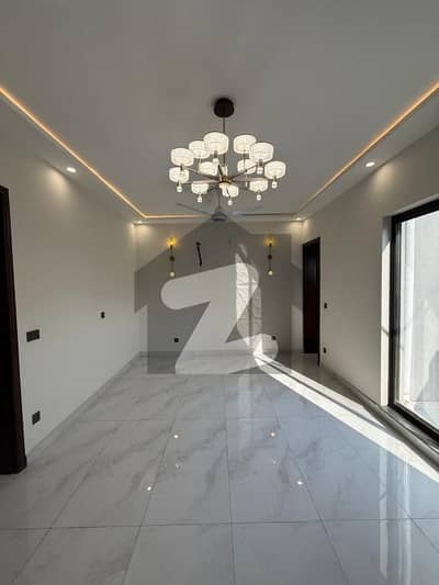 لیک سٹی رائیونڈ روڈ,لاہور میں 4 کمروں کا 5 مرلہ مکان 1.2 لاکھ میں کرایہ پر دستیاب ہے۔