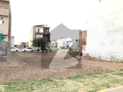 Diamond block 5M all dues paid plot available for sale Near to Park nd Broadway commercial, Park View City Lahore