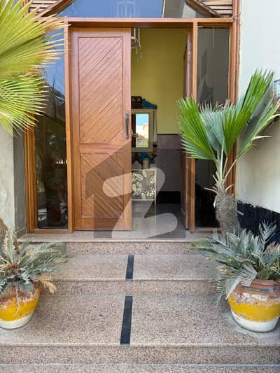 Defence Phase 6, 1000 Yards 7 Bed Bungalow For Sale