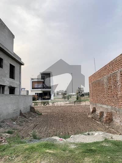 Crystal block 85ft Wide road 10M Residential plot available for sale, Park View City Lahore
