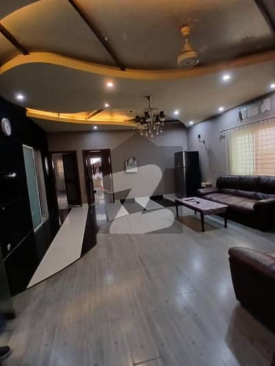 کلفٹن ۔ بلاک 2 کلفٹن,کراچی میں 3 کمروں کا 10 مرلہ فلیٹ 1.8 لاکھ میں کرایہ پر دستیاب ہے۔