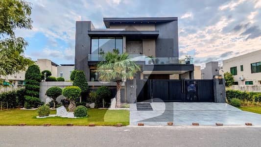 Mazhar Munir presents One kanal Modern Levish Mansion Near Park and Mosque