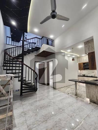 لیک سٹی رائیونڈ روڈ,لاہور میں 5 کمروں کا 7 مرلہ مکان 4.35 کروڑ میں برائے فروخت۔