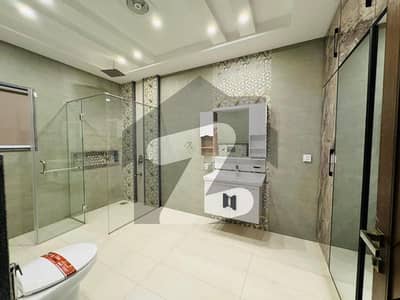 10 MARLA UPPER PORTION AVAILABLE FOR RENT