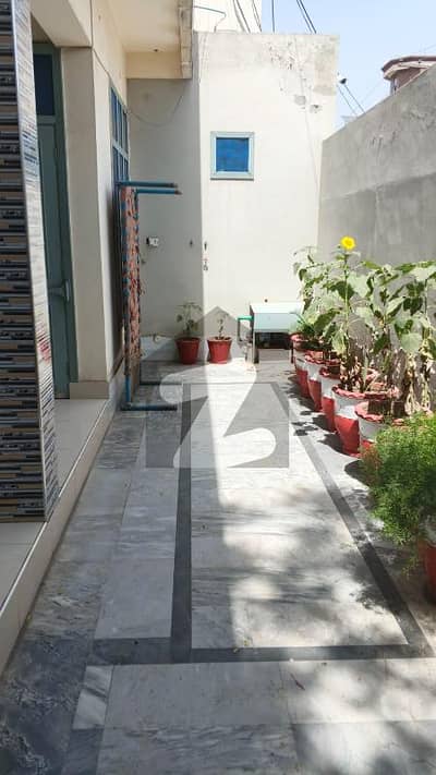 سوساں روڈ فیصل آباد میں 3 کمروں کا 10 مرلہ مکان 85.0 ہزار میں کرایہ پر دستیاب ہے۔