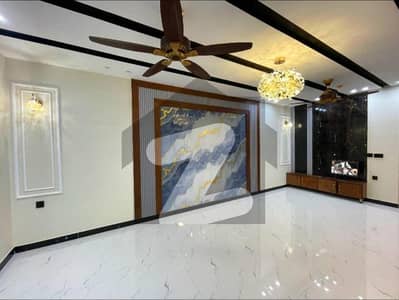 1 kanal upper portion for rent in Valencia