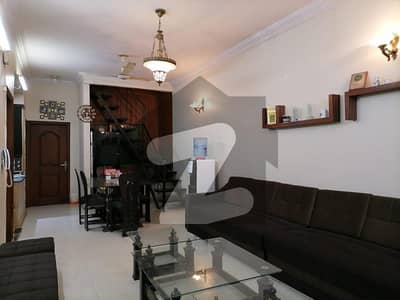 نارتھ ناظم آباد ۔ بلاک جے نارتھ ناظم آباد,کراچی میں 3 کمروں کا 18 مرلہ مکان 1.6 لاکھ میں کرایہ پر دستیاب ہے۔